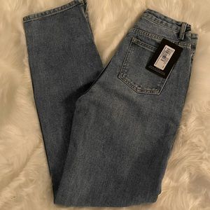 PrettyLitteThing Split Hem Straight Leg Jeans